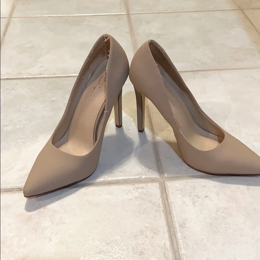 Blush/tan colored pumps - high heel shoe